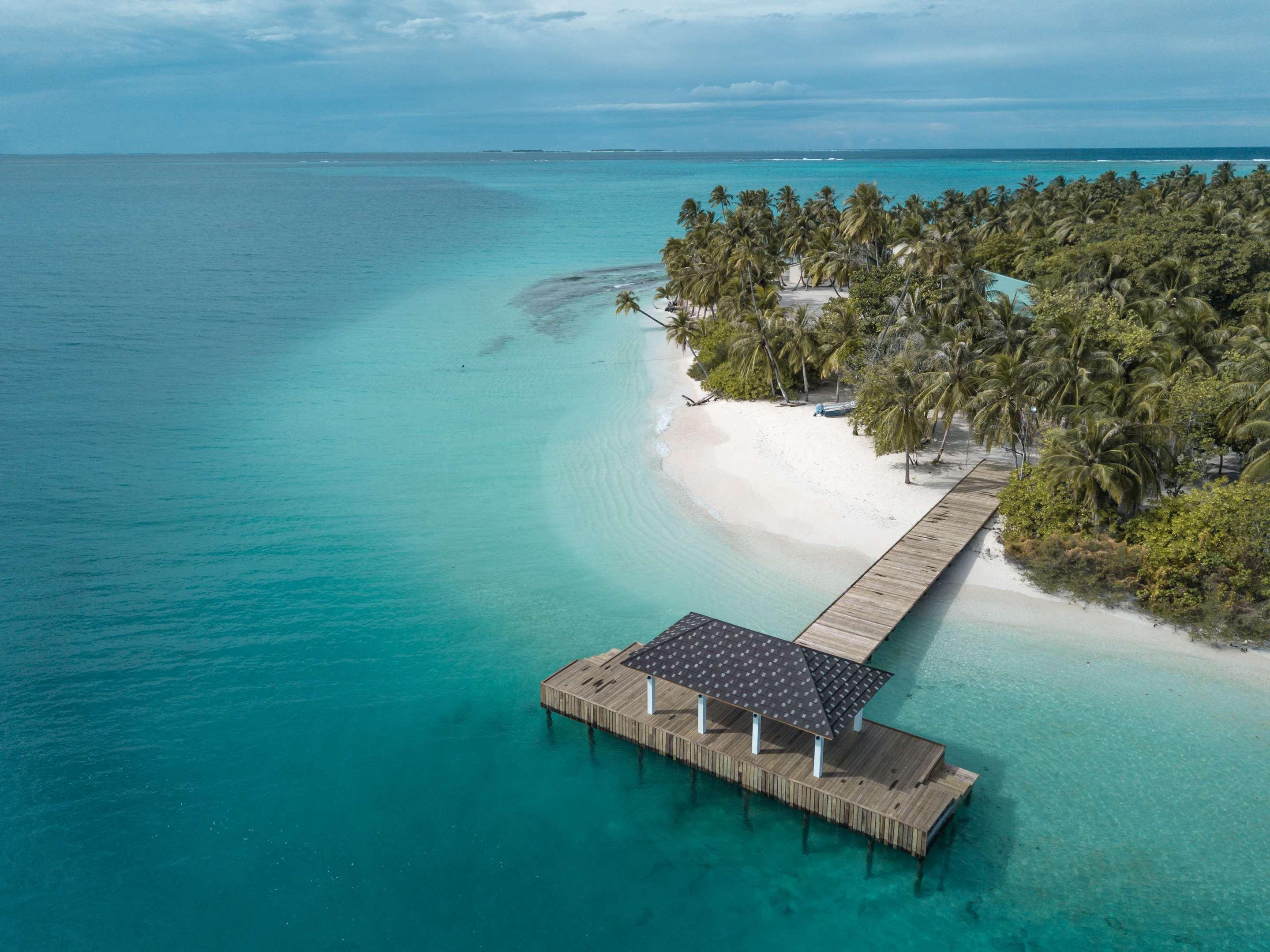 ice-1070009250-103445729-637901 Fiyavalhu Resort Maldives