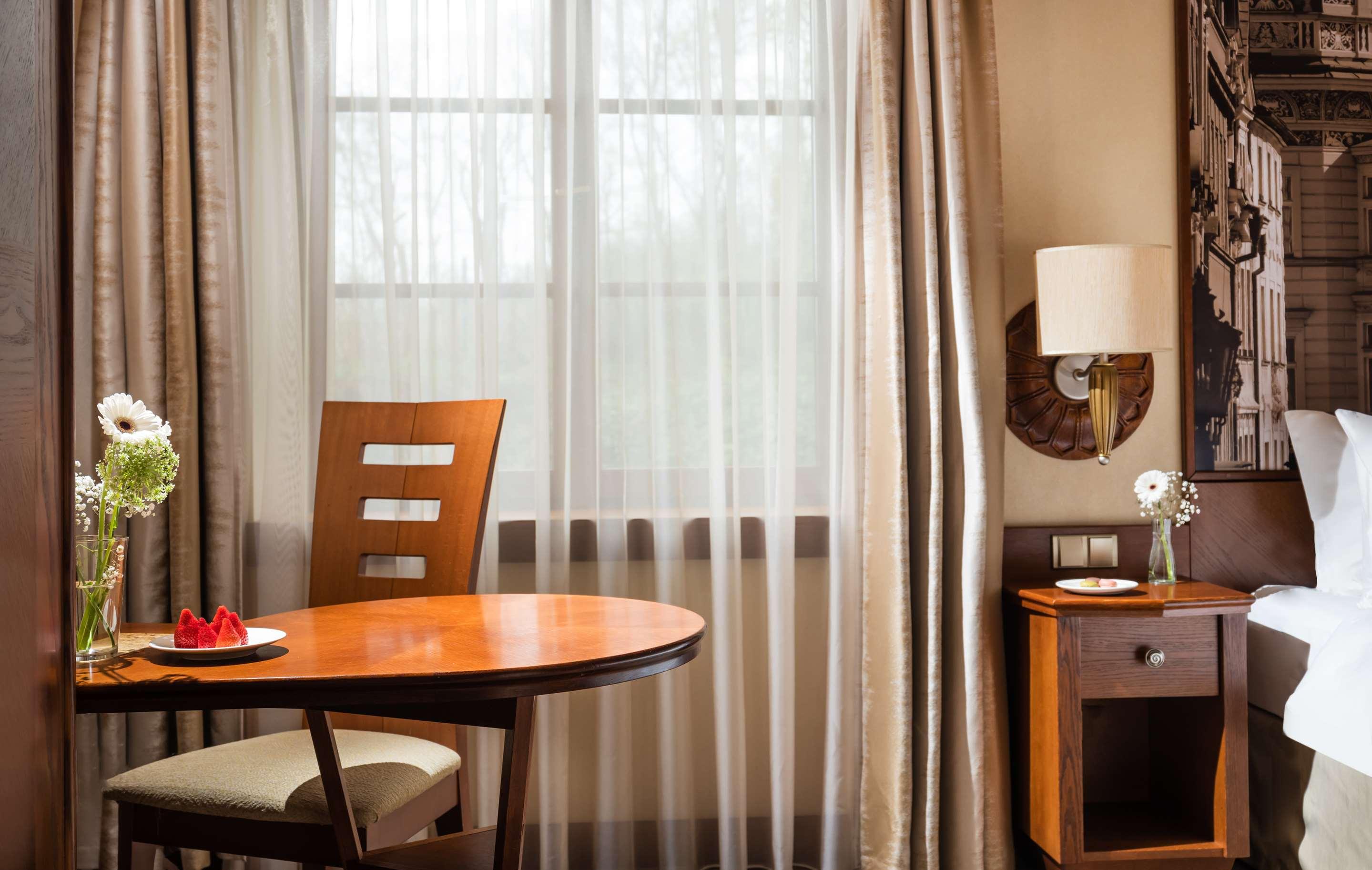 ice-679788-106296414-072579 Lindner Hotel Prague Castle