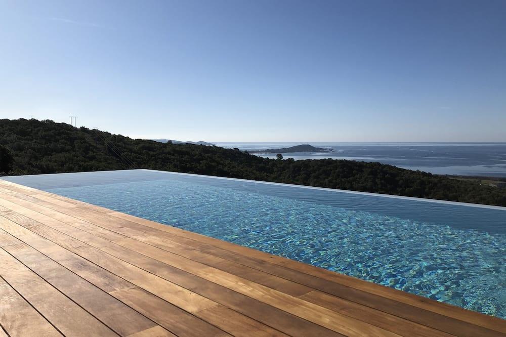 Contemporary upscale villa, pool, panoramic view of the Gulf of Ajaccio Corsica - Porticcio visuel 5/5 Contemporary upscale villa, pool, panoramic view of the Gulf of Ajaccio Corsica - Porticcio visuel 5/5