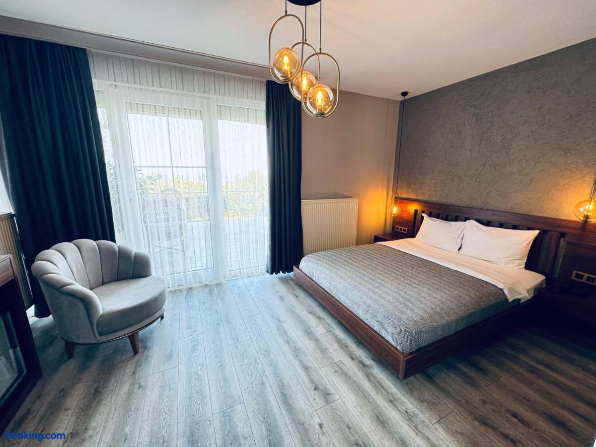 booking-1071604422-573887096-817435 Treekos Suite Hotel Istanbul Airport