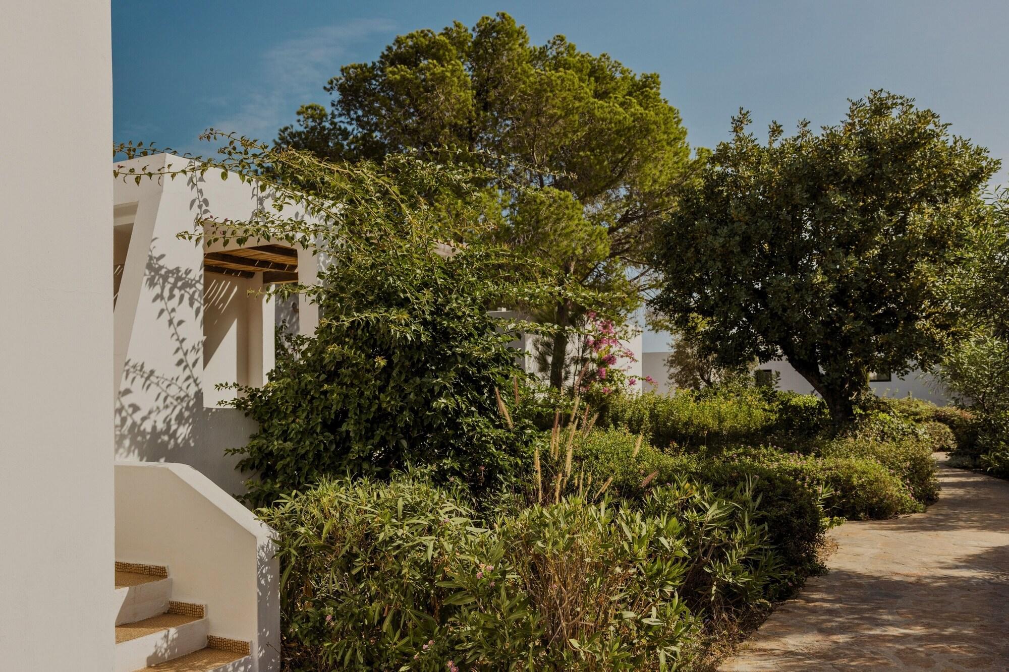 Minos Beach art hotel