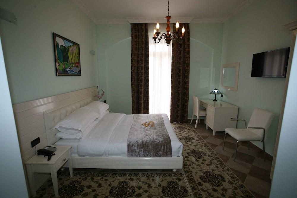 sembo-2111551-edc6c2-594588 Hotel Las