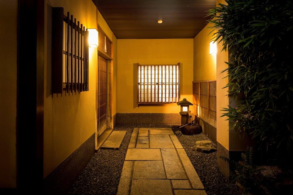 expedia_group-207872-1347480-470669 Kyoto Ryokan Sakanoue