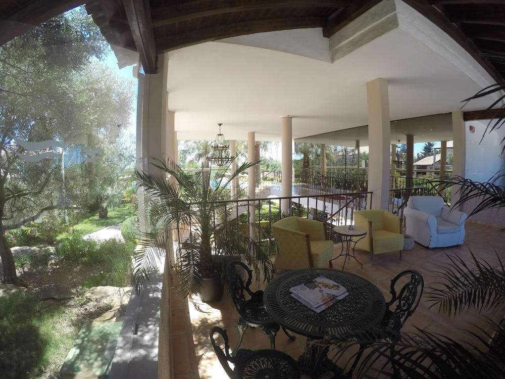 sembo-289390-25cdf3-461347 Luzmar Villas