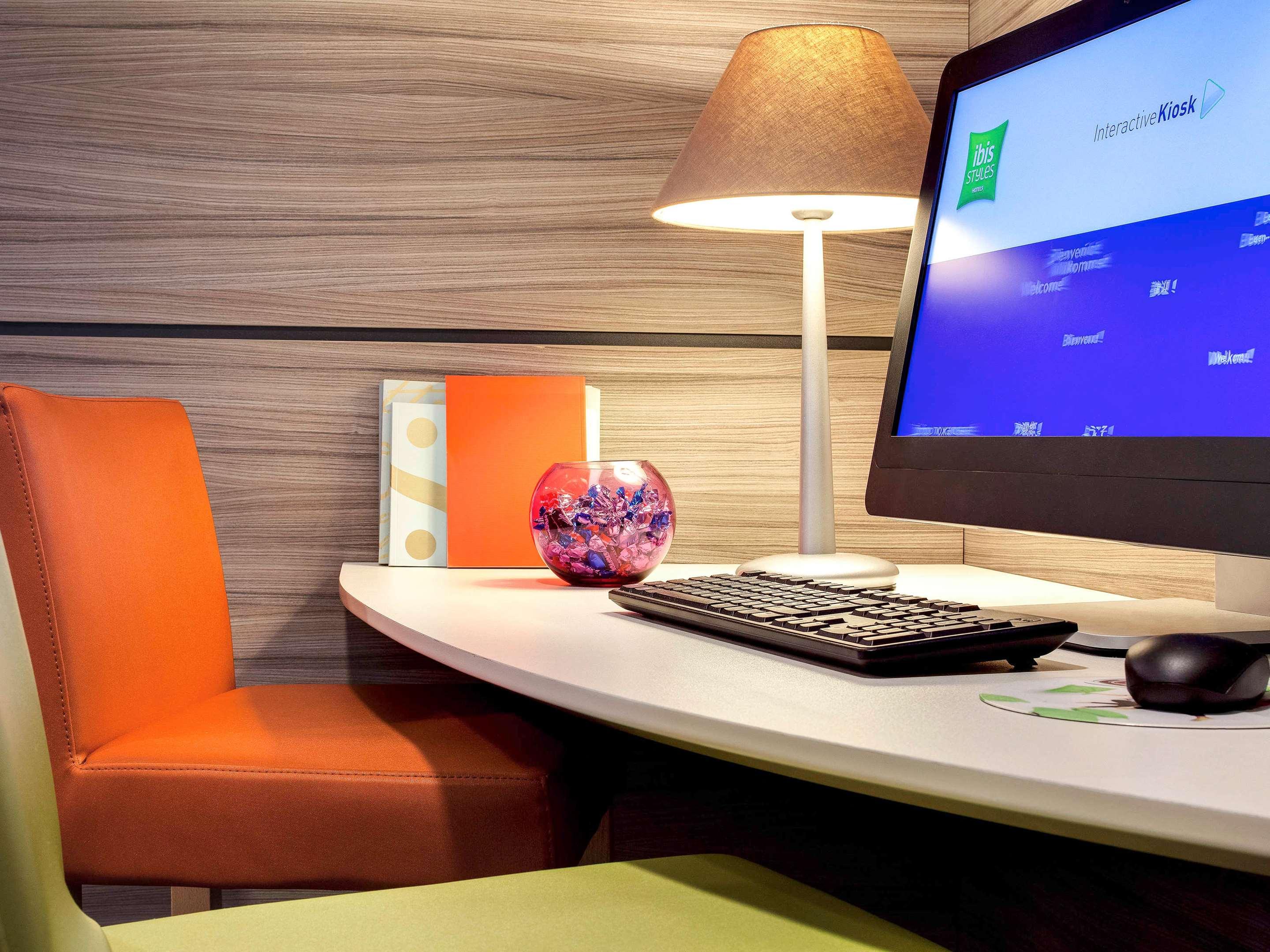 ibis Styles Clermont-Ferrand Le Brézet Aéroport Auvergne - Clermont-Ferrand visuel 3/5 ibis Styles Clermont-Ferrand Le Brézet Aéroport Auvergne - Clermont-Ferrand visuel 3/5