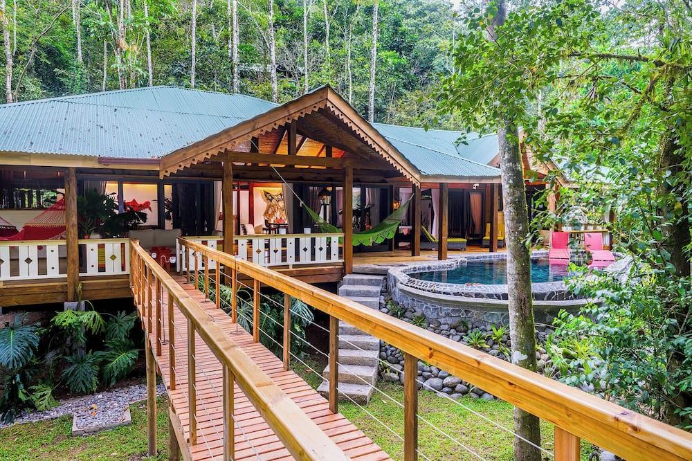 Pacuare Lodge by Böëna