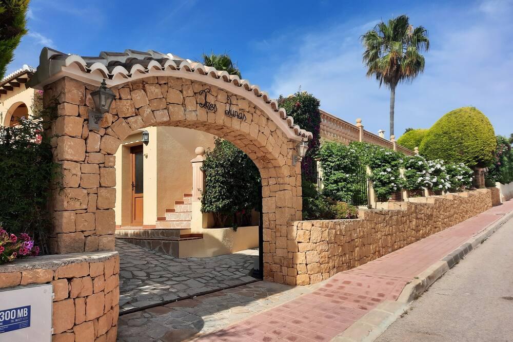 Late Deal Luxury 4 Bed Villa In Javea Last Week August - Kust van Valencia - Javea visuel 2/5 Late Deal Luxury 4 Bed Villa In Javea Last Week August - Kust van Valencia - Javea visuel 2/5