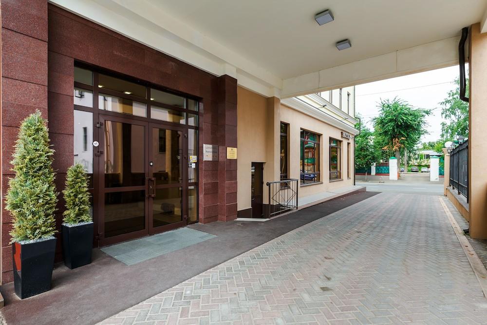 sembo-2857953-aca452-156892 Raymond Hotel