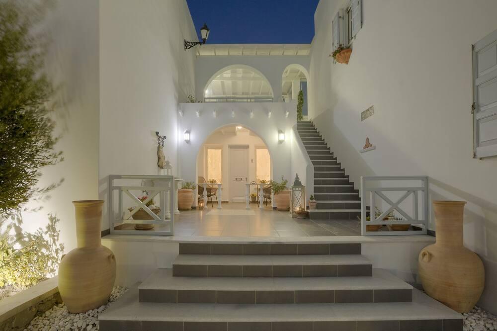 expedia_group-708892-247067599-367519 Miland Suites