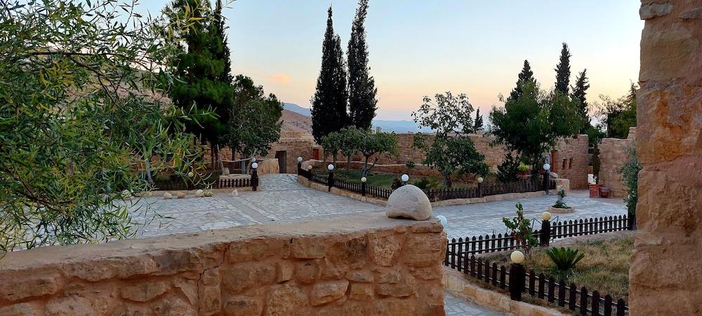 sembo-95733-ea8995-322054 Hayat Zaman Hotel And Resort Petra