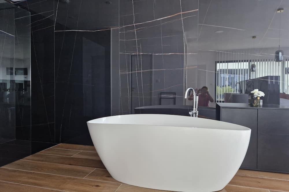 Villa vue mer Avec Piscine Pour 9 Pers. Accès PMR Bretagne - Plounéour-Trez visuel 2/5 Villa vue mer Avec Piscine Pour 9 Pers. Accès PMR Bretagne - Plounéour-Trez visuel 2/5