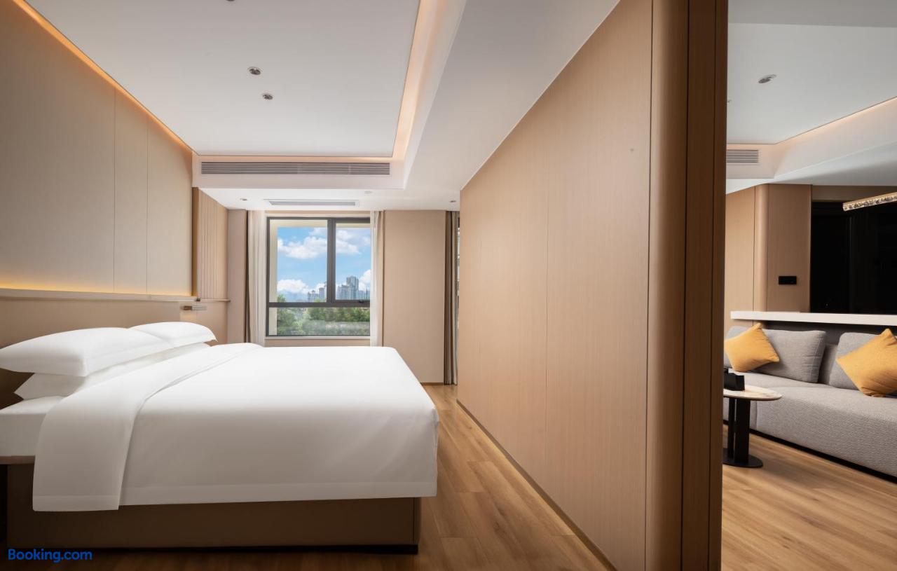 booking-1071780230-599561932-799755 Poltton International Apartments Jiangmen Pengjiang Administrative Service Center
