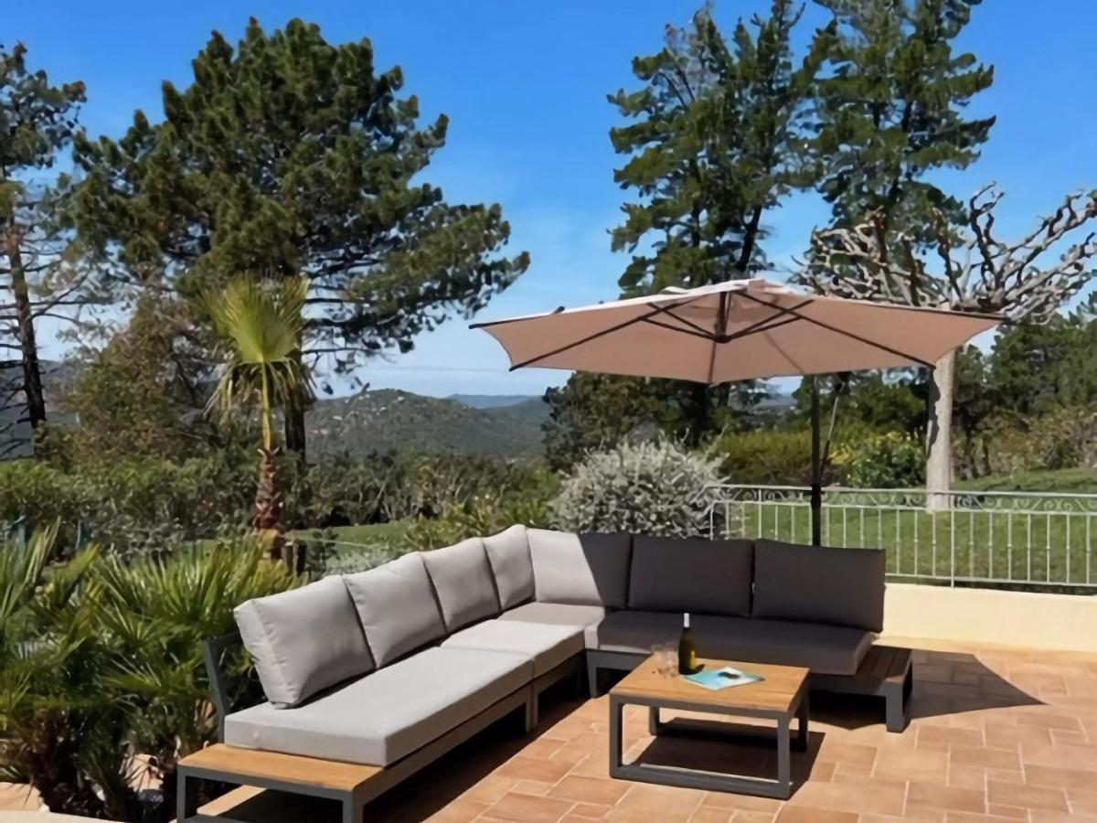 Opulent Villa in Le muy with Swimming Pool Provence-Alpes-Côte d'Azur - Le Muy visuel 2/5 Opulent Villa in Le muy with Swimming Pool Provence-Alpes-Côte d'Azur - Le Muy visuel 2/5