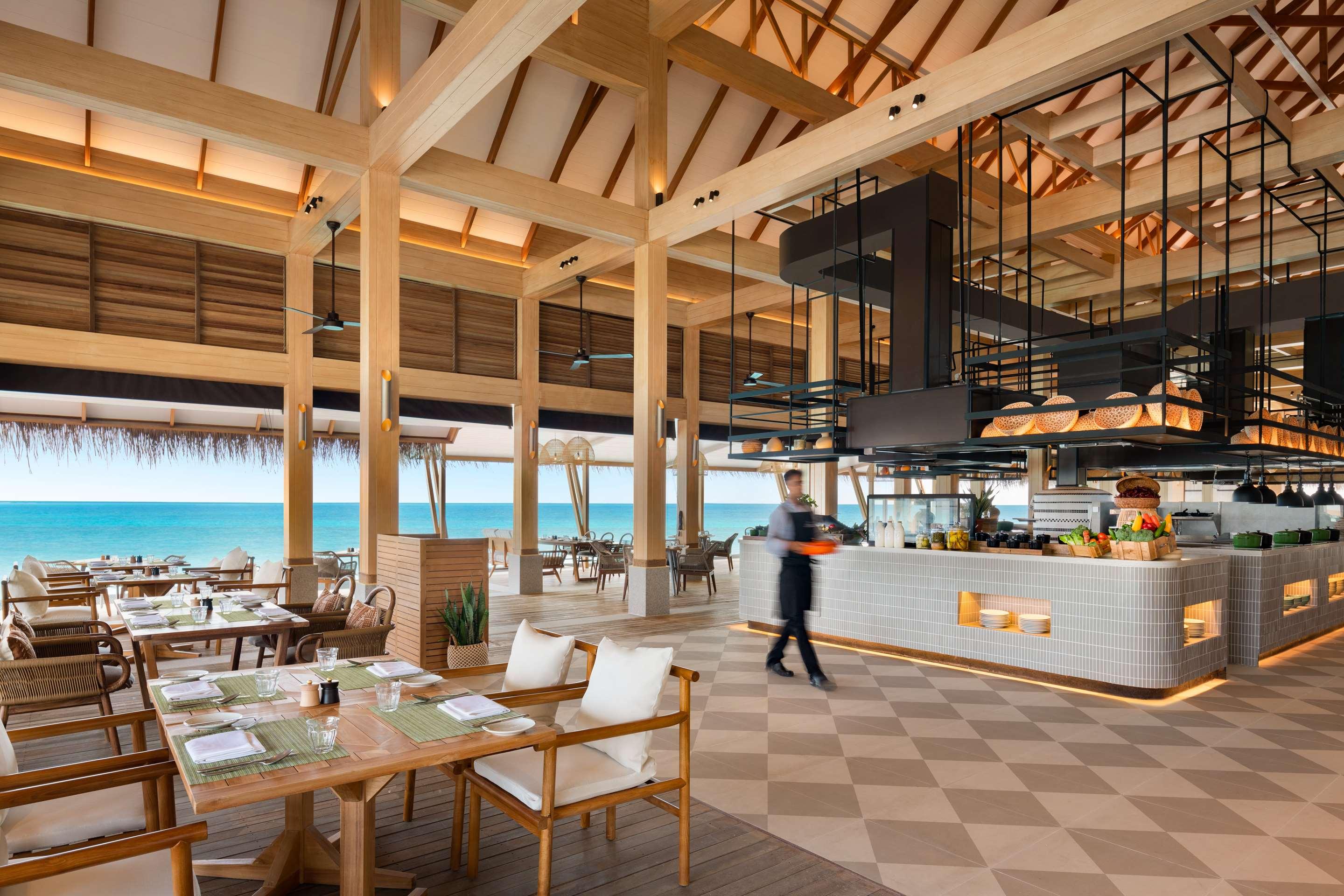 ice-1070466236-99715466-638165 Hilton Maldives Amingiri Resort & Spa