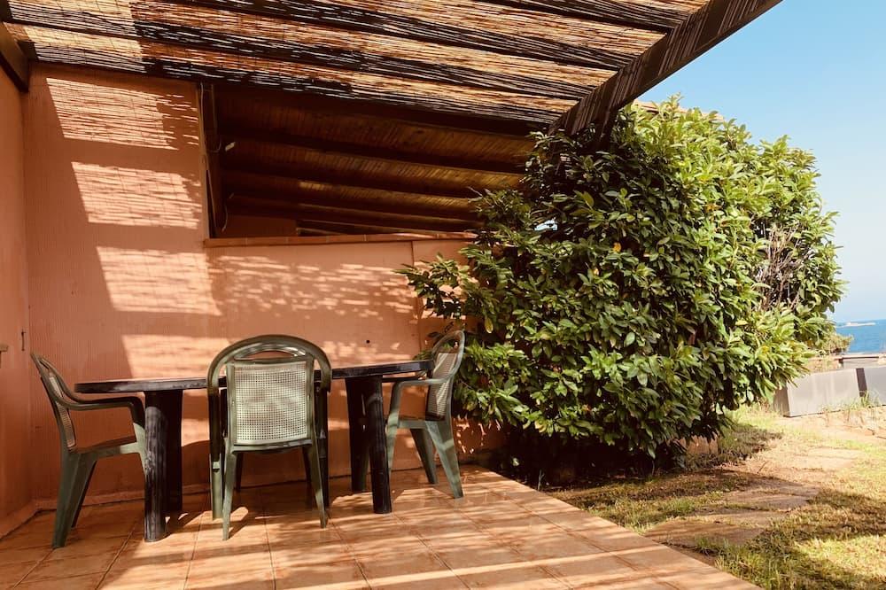 8 Arbousiers Villa 16 Corsica - Bonifatius visuel 4/5 8 Arbousiers Villa 16 Corsica - Bonifatius visuel 4/5