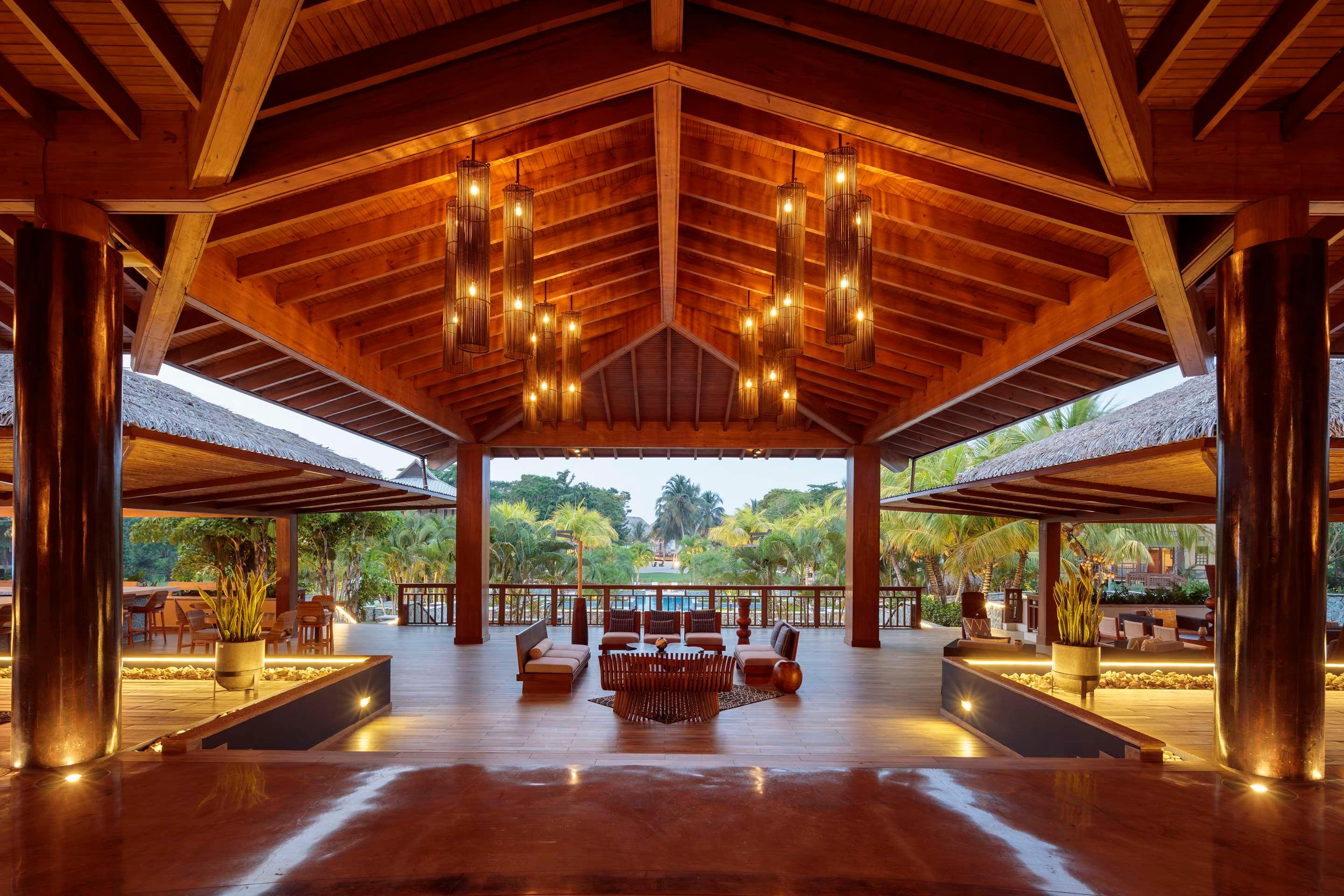 ice-2058707-108234636-090388 Indura Beach & Golf Resort Curio Collection By Hilton