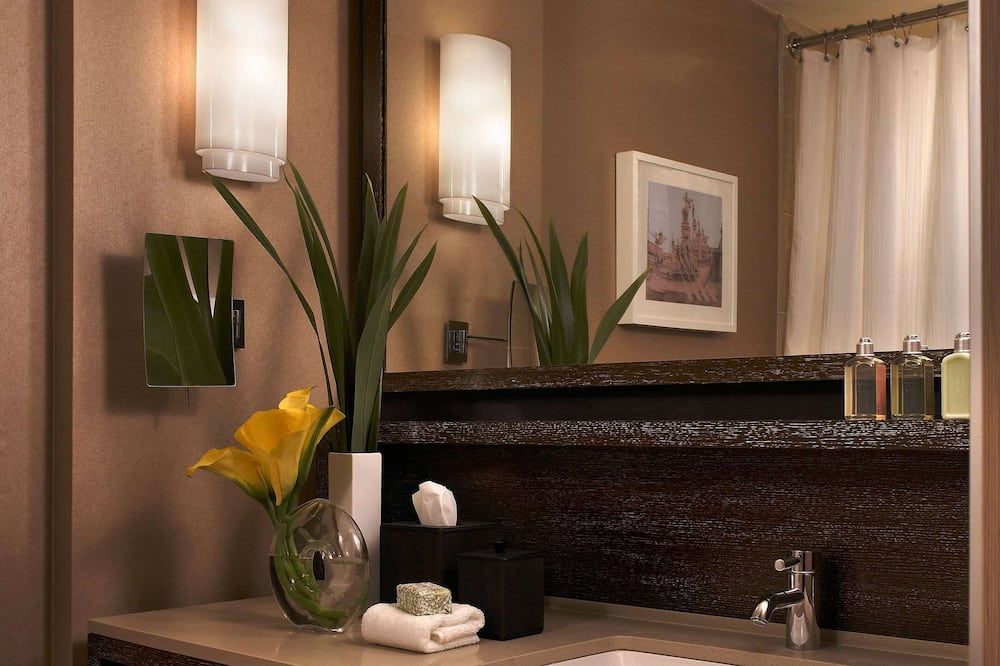 The Royal Sonesta Chicago River North