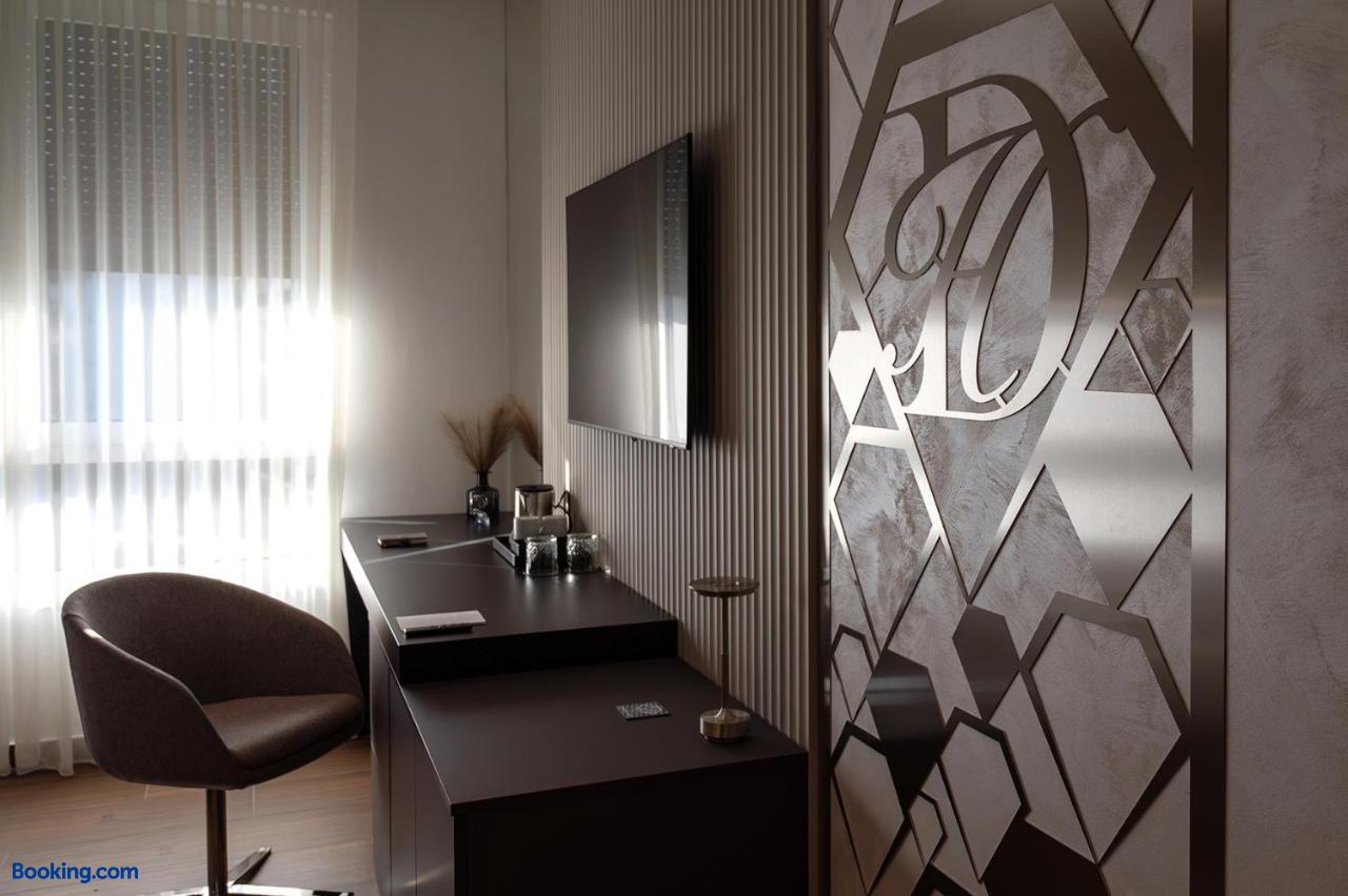 booking-1071944883-600609053-775533 Diamond Hotel