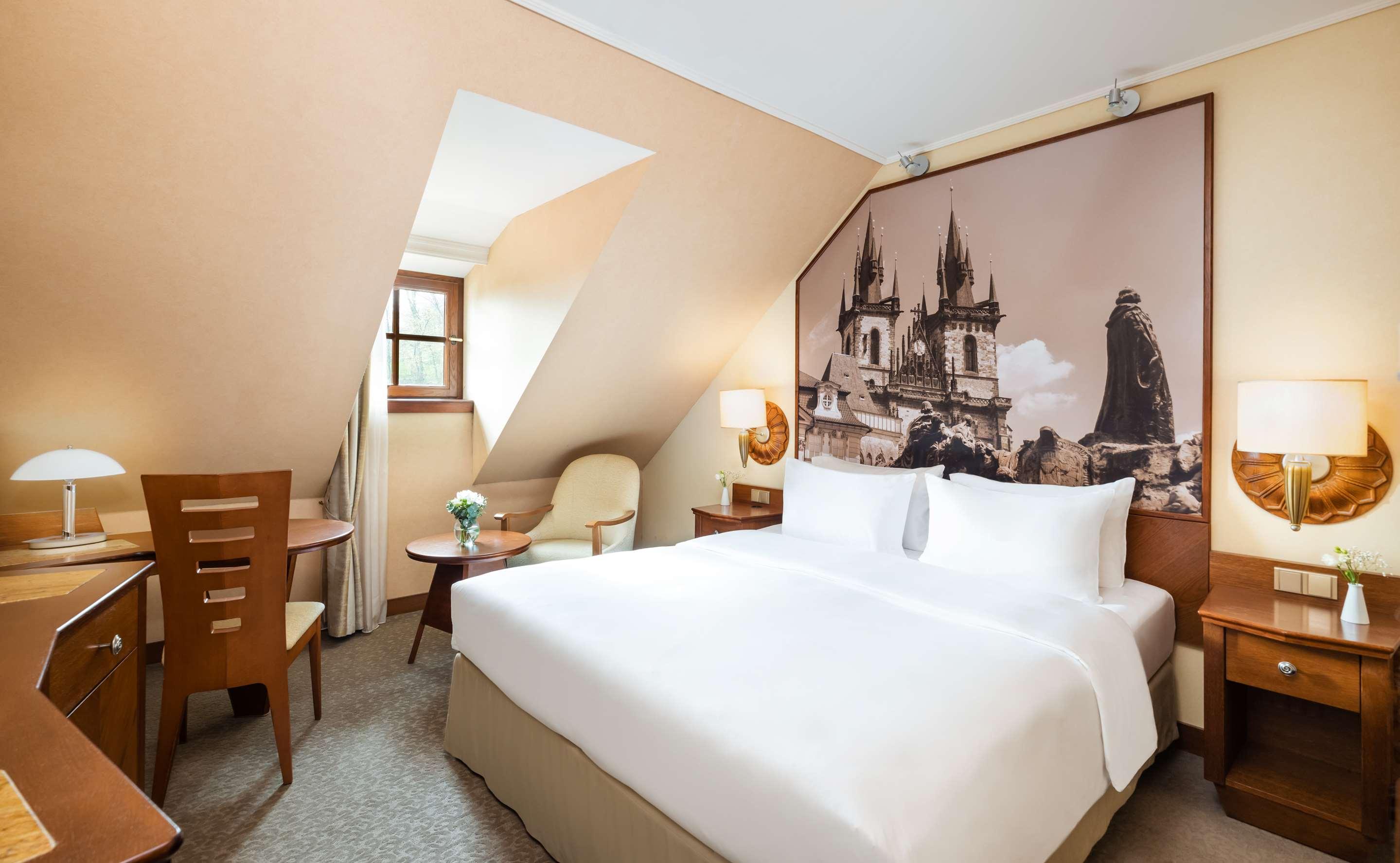 ice-679788-106296418-101820 Lindner Hotel Prague Castle