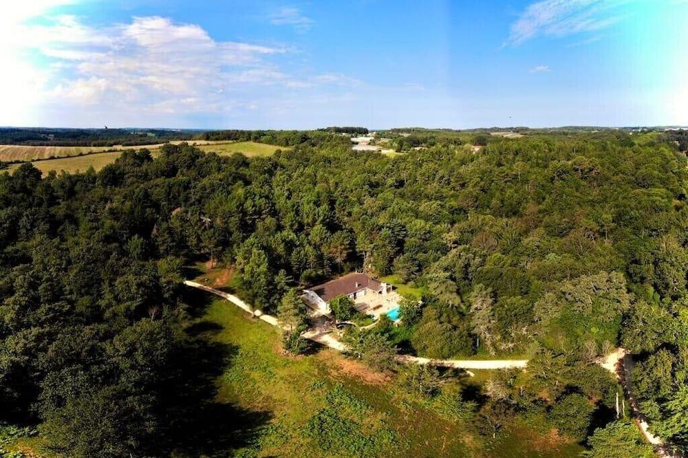 Private luxury villa with heated pool in the nature of the Dordogne in Ladouze Aquitaine - La Douze visuel 1/5 Private luxury villa with heated pool in the nature of the Dordogne in Ladouze Aquitaine - La Douze visuel 1/5