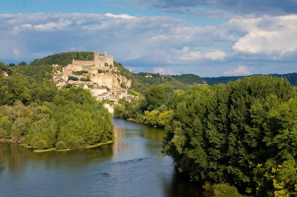Perigord house with heated indoor pool and jacuzzi 28 ° Aquitaine - Saint-Amand-de-Coly visuel 2/5 Perigord house with heated indoor pool and jacuzzi 28 ° Aquitaine - Saint-Amand-de-Coly visuel 2/5