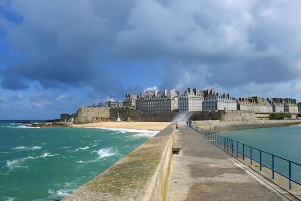 Le Relais Bleu de St Lunaire house with swimming pool & SPA 800m from the beach Bretagne - Saint-Lunaire visuel 2/5 Le Relais Bleu de St Lunaire house with swimming pool & SPA 800m from the beach Bretagne - Saint-Lunaire visuel 2/5