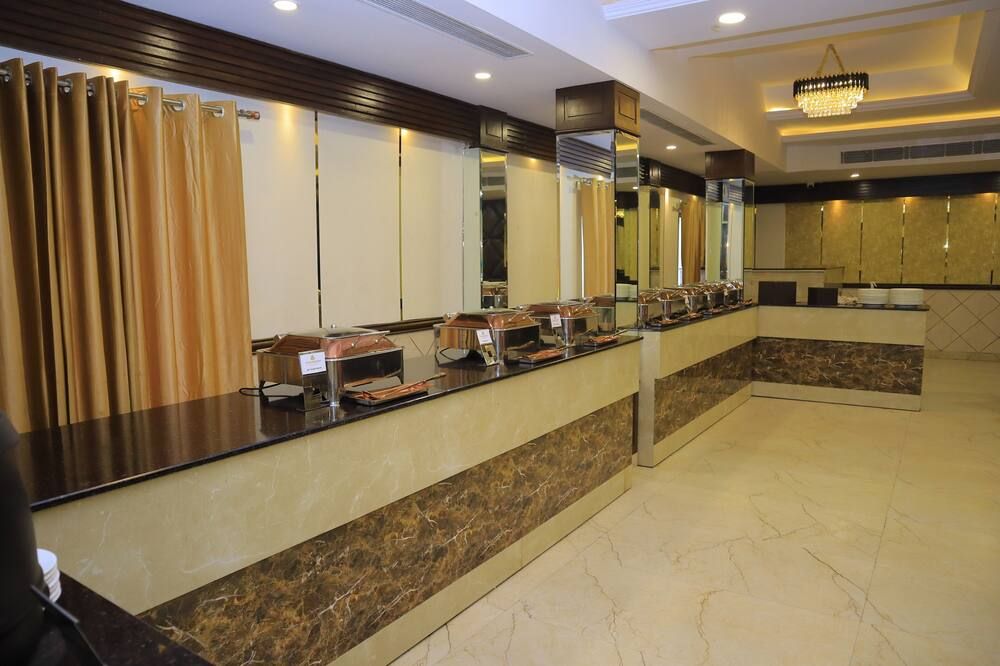 Pineberry Hotels - Near Golden Temple