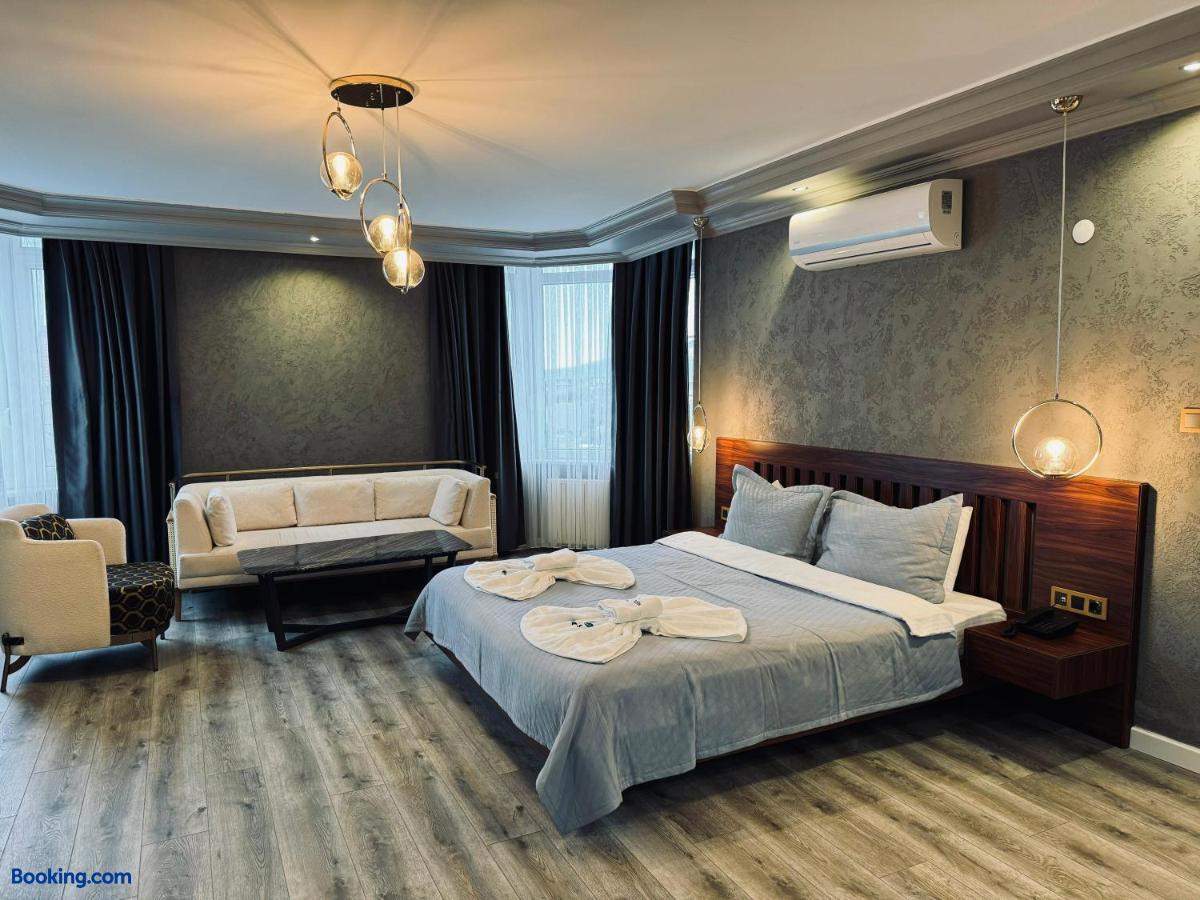 booking-1071604422-551992100-091031 Treekos Suite Hotel Istanbul Airport