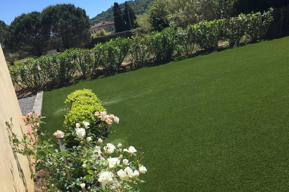300 m from the beach, lovely new house in St Tropez with large garden Provence-Alpes-Côte d'Azur - Saint-Tropez visuel 2/5 300 m from the beach, lovely new house in St Tropez with large garden Provence-Alpes-Côte d'Azur - Saint-Tropez visuel 2/5