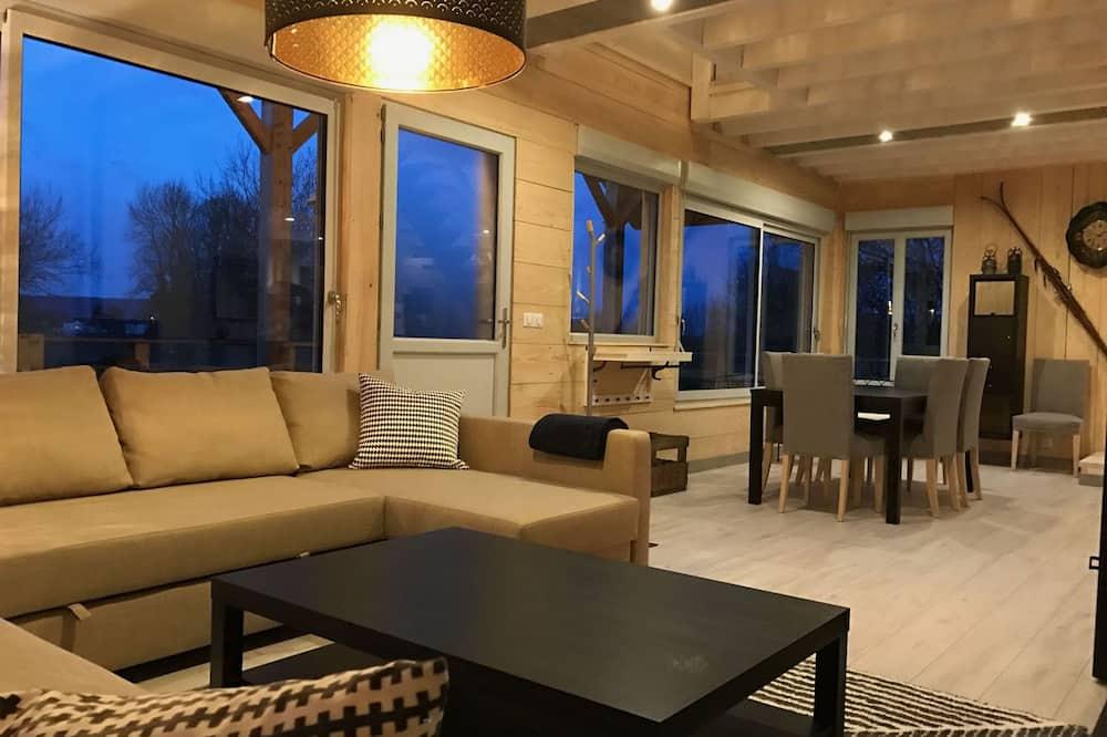 Cottage 6 to 8 people, House wood layout quality. Near lake Bcp of space Franche Comté - Doucier visuel 2/5 Cottage 6 to 8 people, House wood layout quality. Near lake Bcp of space Franche Comté - Doucier visuel 2/5