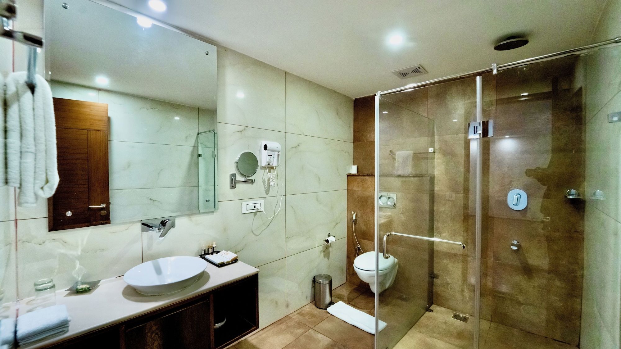 The Allure Grand Resort -A Majestic Riverside Retreat