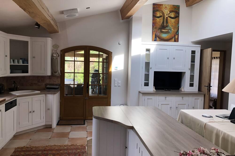 Immaculate 5 Residence in Beautiful Fayence Saturday to Saturday bookings SVP - Provence-Alpes-Côte d'Azur - Fayence visuel 3/5