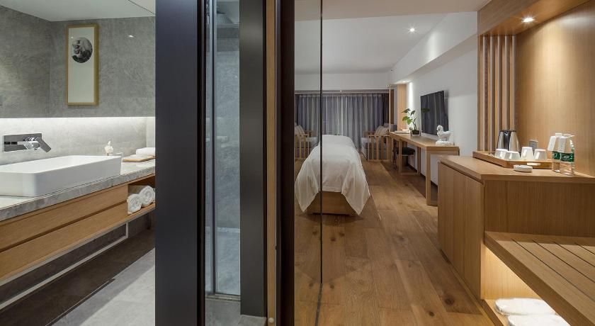 Bai Yun Qin She Boutique