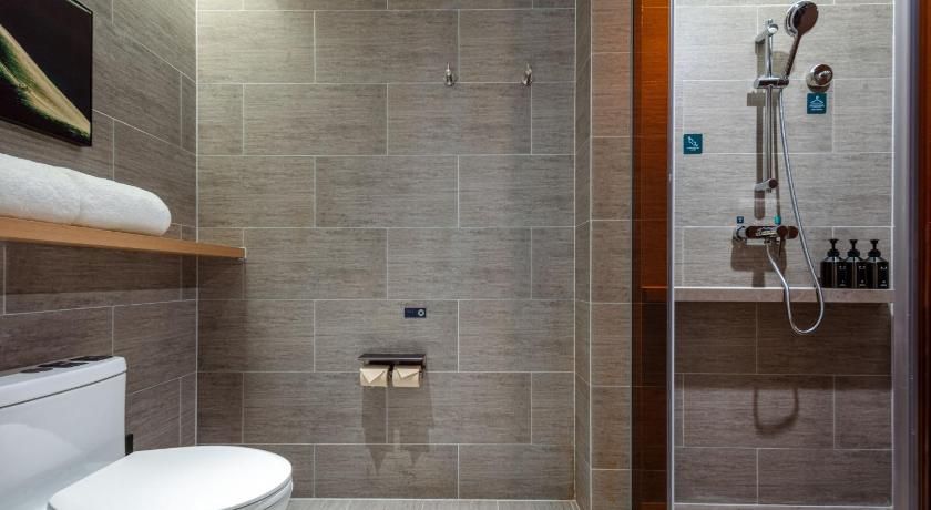 Atour Hotel Meizhou West Railway Station R&F Center