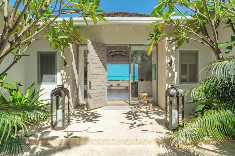 expedia_group-87752-38784655-439597 Grace Bay Club