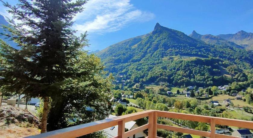 Chalet rénové, 4 chambres, quartier calme, parking FR-1-234-292 - Midi-Pyreneën - Cauterets visuel 3/5 Chalet rénové, 4 chambres, quartier calme, parking FR-1-234-292 - Midi-Pyreneën - Cauterets visuel 3/5