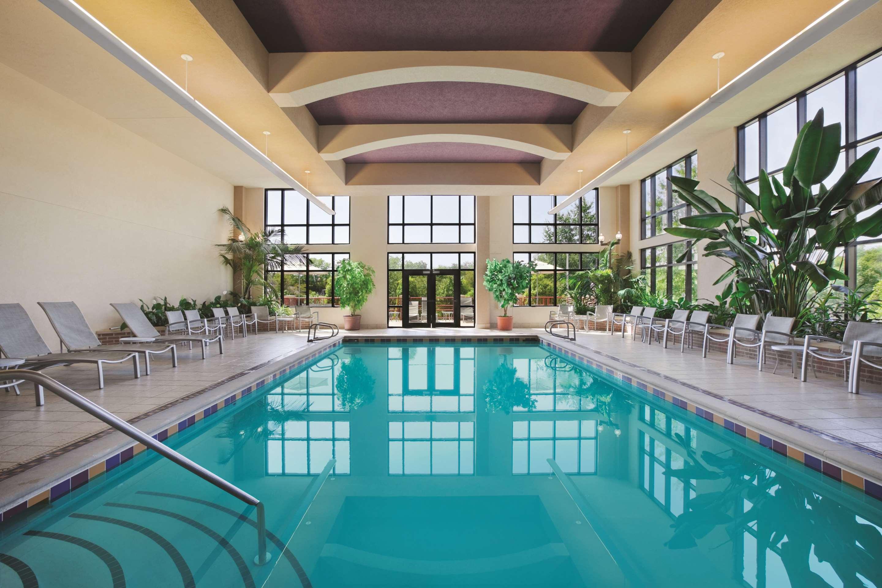 hotels in north little rock with indoor pool