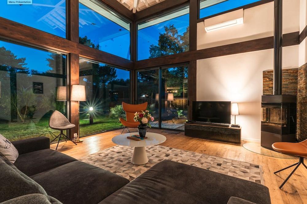 Unique, exclusive and quiet Villa in the nature (near ocean and golf, 10 people) Aquitaine - Moliets-et-Maa visuel 5/5 Unique, exclusive and quiet Villa in the nature (near ocean and golf, 10 people) Aquitaine - Moliets-et-Maa visuel 5/5