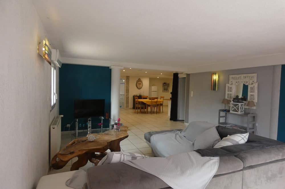 Beautiful Independent Apartment In Villa With Swimming Pool In A Quiet Area Close To Amenities Provence-Alpes-Côte d'Azur - Rocbaron visuel 5/5 Beautiful Independent Apartment In Villa With Swimming Pool In A Quiet Area Close To Amenities Provence-Alpes-Côte d'Azur - Rocbaron visuel 5/5