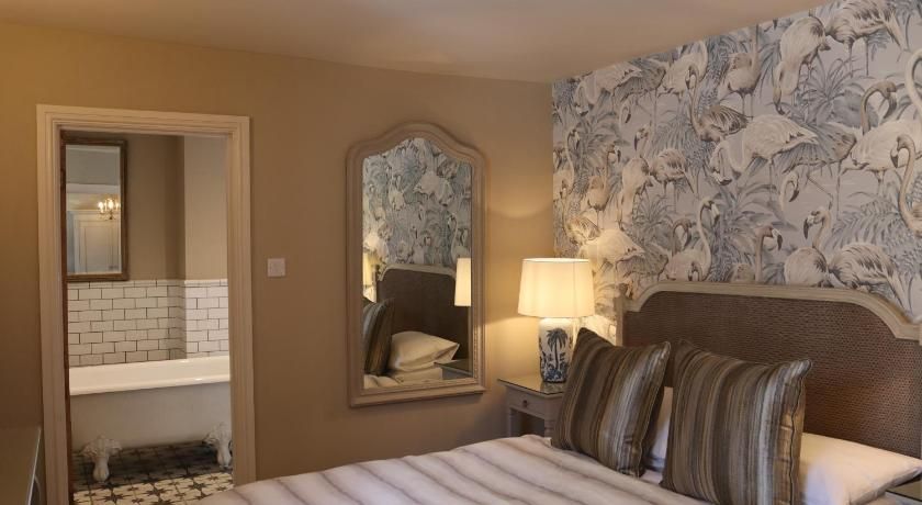 Rafters at Riverside House Hotel