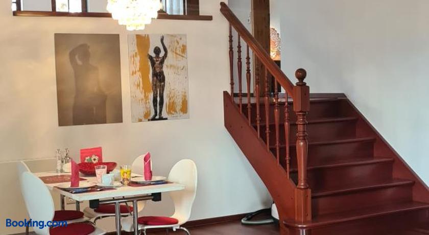 booking-465075-404139297-501708 Residenz Villa Kult