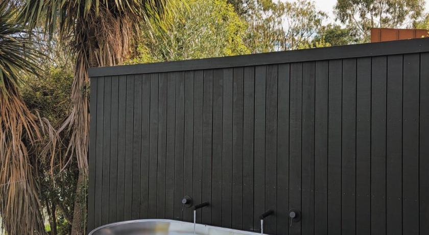 Tussock Hill Vineyard Retreats