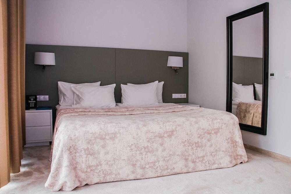 sembo-2066716-6b450d-076879 Sport Inn Hotel