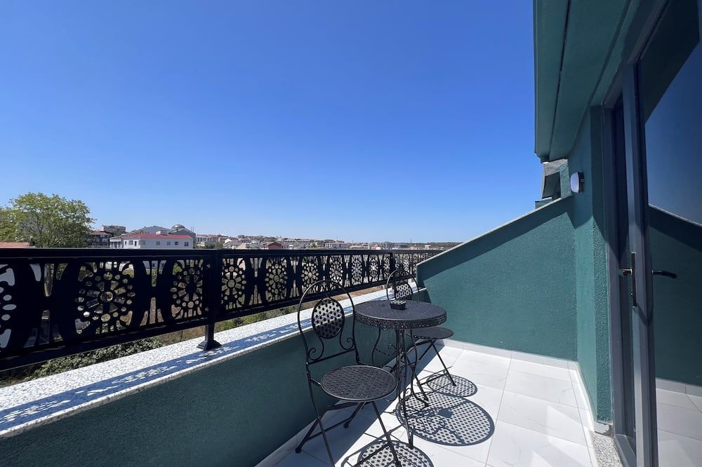 Elysian Airport Hotel