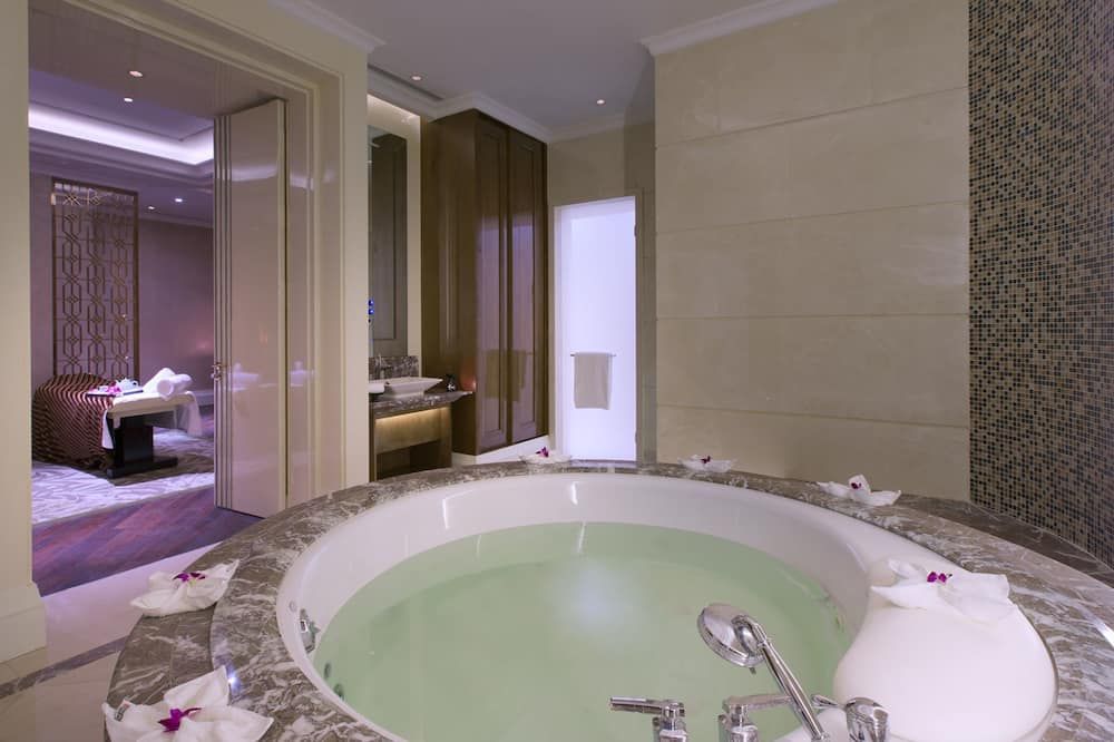 Sheraton Grand Wuhan Hankou Hotel