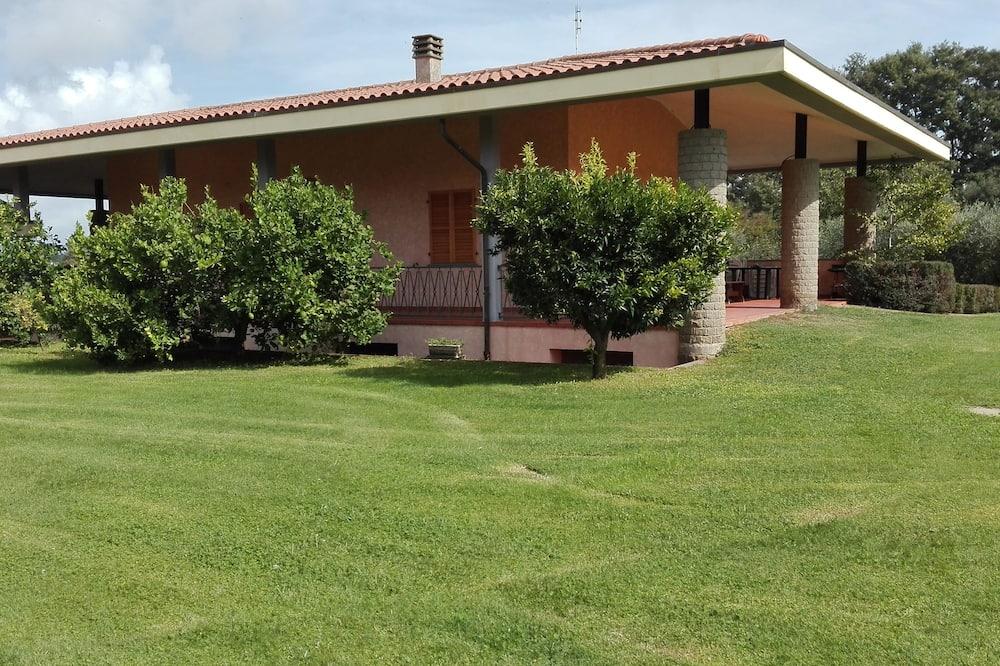Villa with garden near Lake Bracciano, 30 km from Rome Toscane - Bracciano visuel 4/5 Villa with garden near Lake Bracciano, 30 km from Rome Toscane - Bracciano visuel 4/5