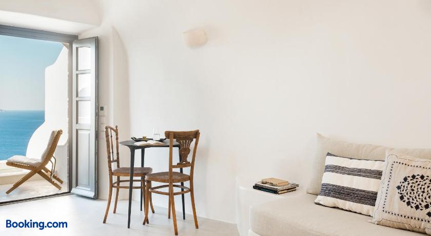 booking-1070793944-483405131-413441 Armenaki Santorini
