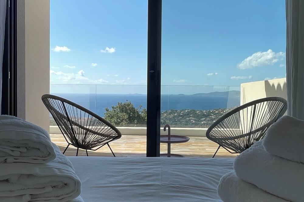 Contemporary upscale villa, pool, panoramic view of the Gulf of Ajaccio Corsica - Porticcio visuel 4/5 Contemporary upscale villa, pool, panoramic view of the Gulf of Ajaccio Corsica - Porticcio visuel 4/5