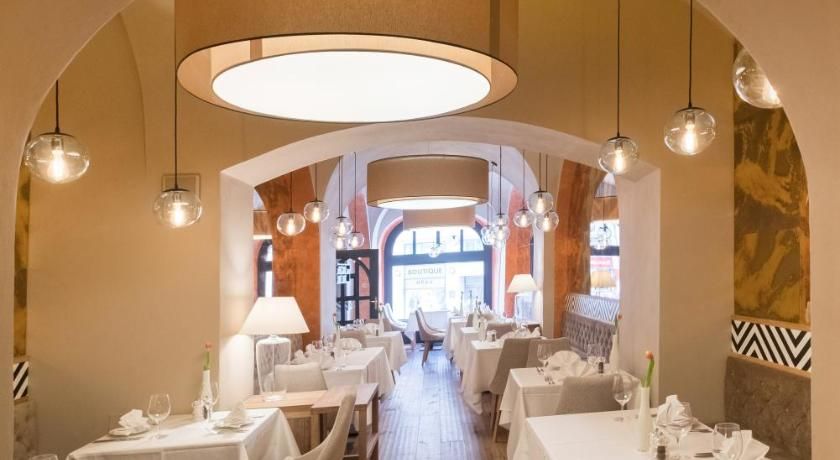 Hotel Promenuda Rome Promenáda Romantic Hotel | Venue Report