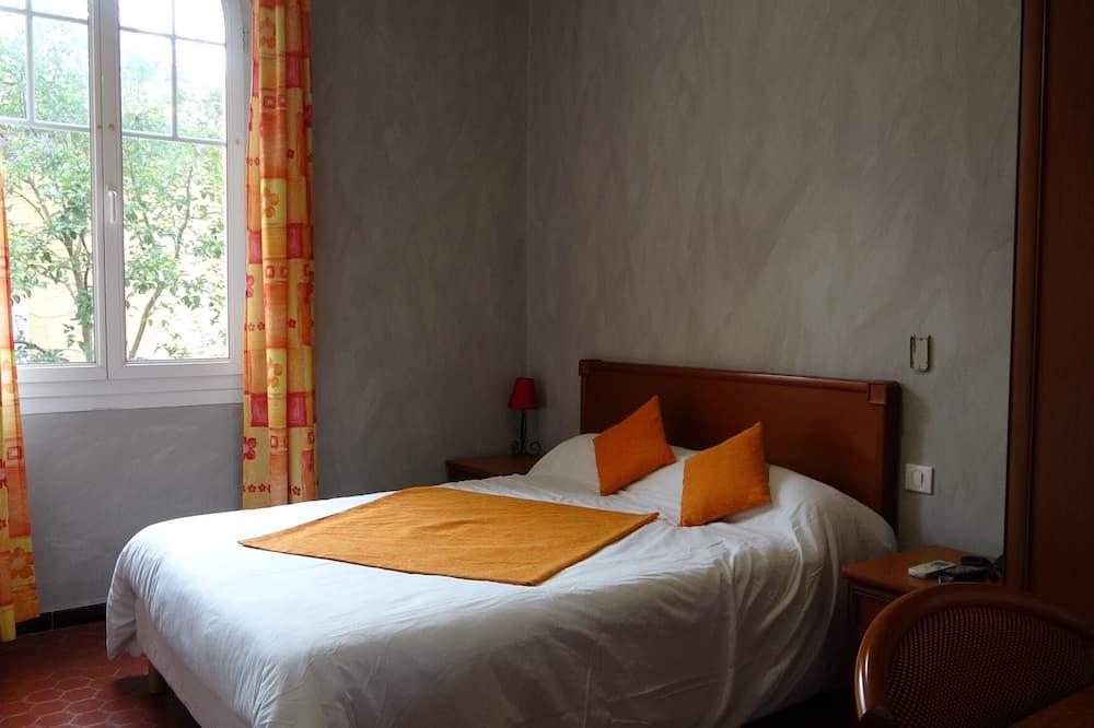 Hôtel Charles Provence-Alpes-Côte d'Azur - Les Arcs sur Argens visuel 1/5 Hôtel Charles Provence-Alpes-Côte d'Azur - Les Arcs sur Argens visuel 1/5